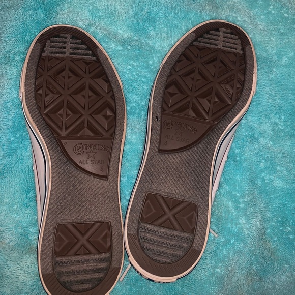 converse - Picture 2 of 3